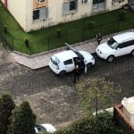 Polícia Civil cumpre buscas e prende dois em flagrante por tráfico de drogas e posse de munição, em Criciúma