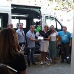 Apae de Orleans recebe veículo 0km para transporte de alunos