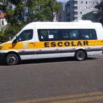 Apae de Orleans recebe veículo 0km para transporte de alunos