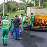 Acesso a comunidade de Rio Pinheiros Baixo começa a ser asfaltado