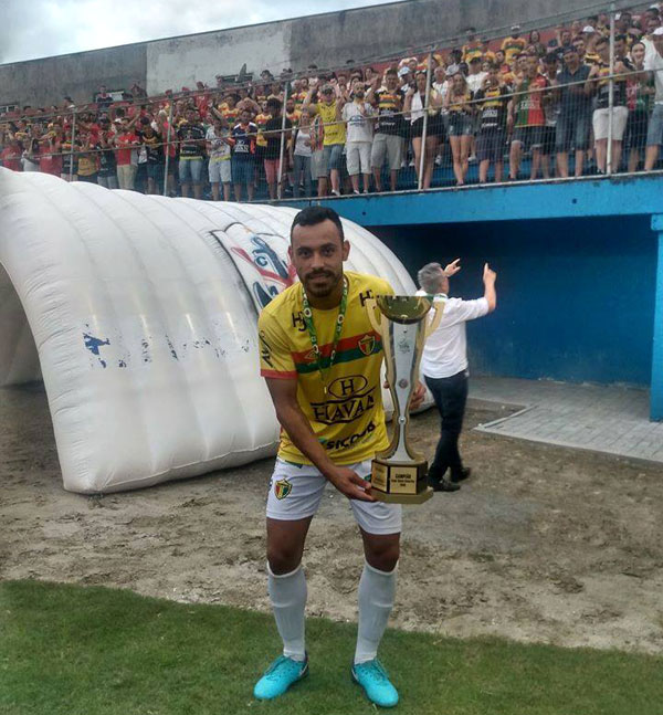 FUTEBOL. Moisés e Brusque foram campeões da Copa SC ...