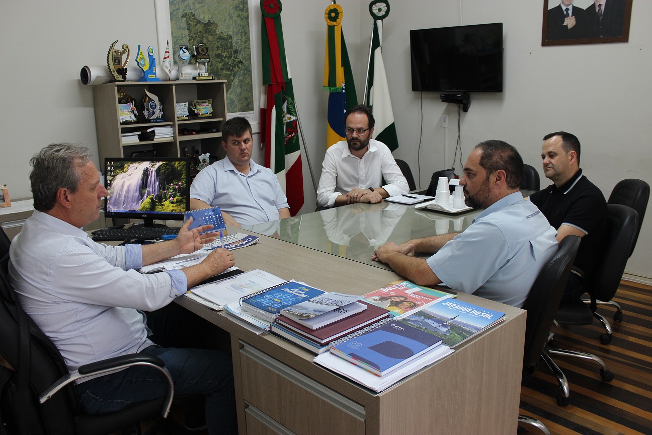 Prefeito de São Ludgero, Ibaneis Lembeck, o Iba, recebe visita do vice ...