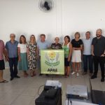 Apae de Orleans recebe veículo 0km para transporte de alunos