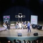 Teatro Municipal Elias Angeloni lotado de jovens no Retiro Vinde e Vede