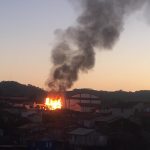 Incêndio atinge residência no bairro Alto Paraná, em Orleans Incêndio atinge residência no bairro Alto Paraná, em Orleans