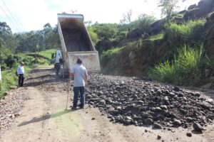 Retomado os trabalhos para pavimentar mais um trecho da Estrada Geral Barra do Norte