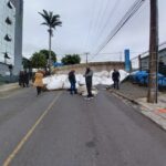 Carreta tomba em Criciúma, após veículo apresentar problemas mecânicos