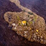Casa escapa da lava do vulcão em La Palma e é batizada de 'Casa Milagre'