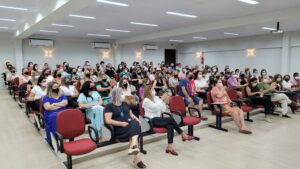  Governo de Cocal do Sul entrega notebooks a professores da rede municipal