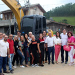 Deputada Geovania de Sá visita Orleans e entrega máquinas