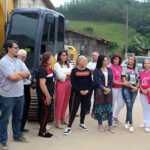 Deputada Geovania de Sá visita Orleans e entrega máquinas