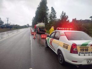 Cocal do Sul: forte chuva causa transtornos no trânsito na SC-108 e bloqueio de pista