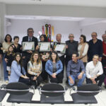 Vereadores prestam homenagem a quatro personalidades durante sessão legislativa em Orleans