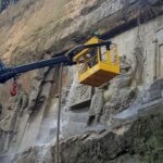 Esculturas do Paredão, em Orleans, passam por limpeza e poda de árvores