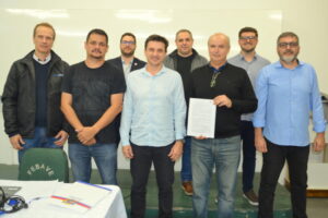Prefeitura de Orleans repassa verba para investimento em Inovação no Unibave