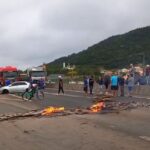 18 pontos das rodovias catarinenses estão interditados com manifetações