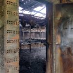 Proprietários combatem incêndio em estufa de fumo com água de poço no interior de Orleans