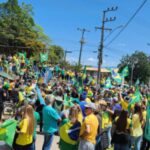 Criciúma: Manifestantes se mobilizam em frente do Exército Brasileiro