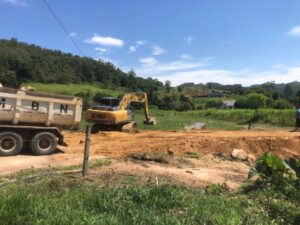 Secretaria de Infraestrutura de BN segue recuperando vias neste sábado