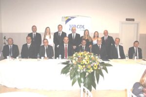 Celito Schlickmann e membros da nova diretoria da CDL de São Ludgero são empossados
