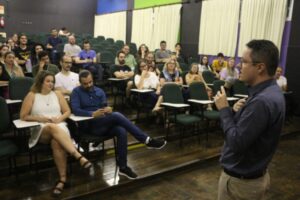 Professor Diego Piovesan é homenageado pelo Legislativo de Criciúma