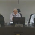 Representante da Rede Feminina faz uso da tribuna durante sessão legislativa