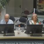Representante da Rede Feminina faz uso da tribuna durante sessão legislativa