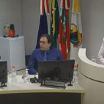 Representante da Rede Feminina faz uso da tribuna durante sessão legislativa