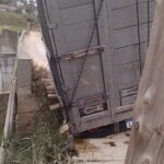 Veículo com seis bovinos suspeitos de furto foi localizado após ponte quebrar, em Grão-Pará