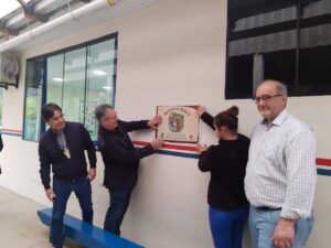 Orleans: Escola de Oratório recebe Placa do Projeto Sanitarista Junior