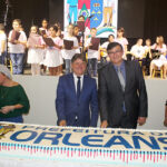 Orleanenses comemoraram aniversário da cidade com bolo de 110 quilos