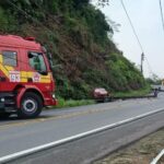 Motorista fica ferida após colidir com o carro contra poste, em Urussanga