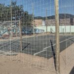 Acadêmico de Pedagogia do Unibave revitaliza campo escolar em Gravatal