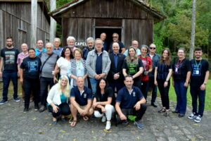 Comitiva Italiana visita o Unibave e o Museu ao Ar Livre