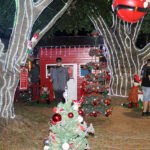 Público lota Praça Celso Ramos na abertura do Natal do Sonhos em Orleans