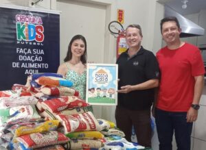 Alimentos arrecadados no Criciúma Kids são entregues para a Nossa Casa e Santa Clara Lar Geriátrico