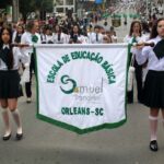 Homenagens a Pátria no Desfile Cívico de Orleans