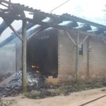 Incêndio atinge estufa de fumo em Lauro Müller Incêndio atinge estufa de fumo em Lauro Müller