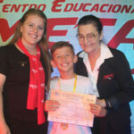 Evento na Escola Meta premia os 40 alunos medalhista da Mobfog e Oba