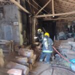 Estufa de fumo pega fogo em Pedras Grandes