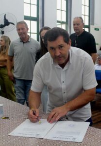 Prefeitura de São Ludgero Assina Ordem de Serviço para Construção da Rua Coberta