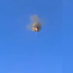 Balão pega fogo no ar, cai e deixa mortos em Praia Grande