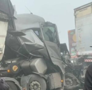 Engavetamento de veículos na BR-101 em Morro Grande - SC