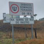 Caminhões com dimensões irregulares são frequentemente flagrados tentando cruzar a Serra do Rio do Rastro