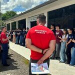 Participantes do Jovem Aprendiz vivenciam rotina do Corpo de Bombeiros em visita ao Unibave Participantes do Jovem Aprendiz vivenciam rotina do Corpo de Bombeiros em visita ao Unibave