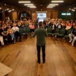 Colaboradores do UNIBAVE montam a Árvore dos Sonhos em clima de gratidão e celebração natalina Colaboradores do UNIBAVE montam a Árvore dos Sonhos em clima de gratidão e celebração natalina