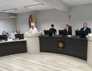 Vereadores realizam a 42ª Sessão Ordinária e votam indicações e projeto de lei