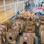 Orleans distribui mais de 300 brinquedos a crianças em ação solidária de Natal