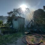 Orleans: Bombeiros combatem incêndio em residência