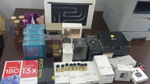 Com apoio de cães de faro, Polícia Militar apreende maconha e produtos de descaminho